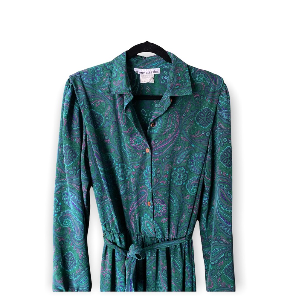 Vintage green floral dress with paisleys.
